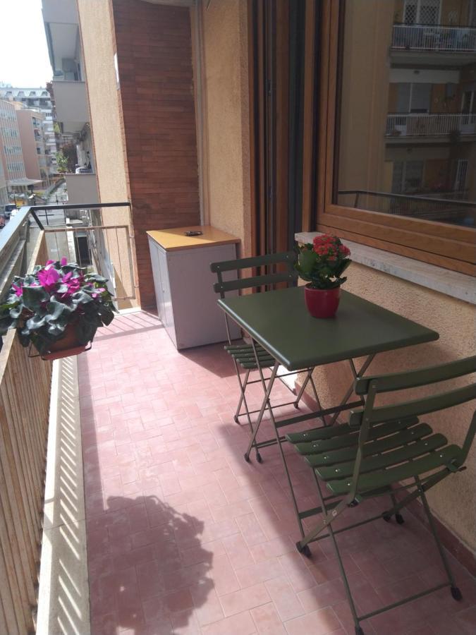 A Due Passi Da San Pietro Acomodação com café da manhã Roma Exterior foto